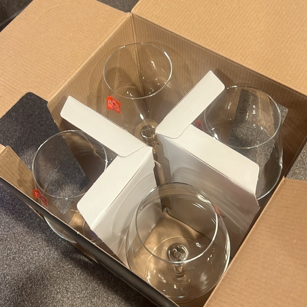 NWT - Italian wine glasses - set of 4 - Picture 4 of 4